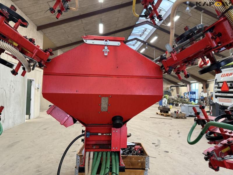 Eimböck 8 row corn cleaner with seed equipment 13