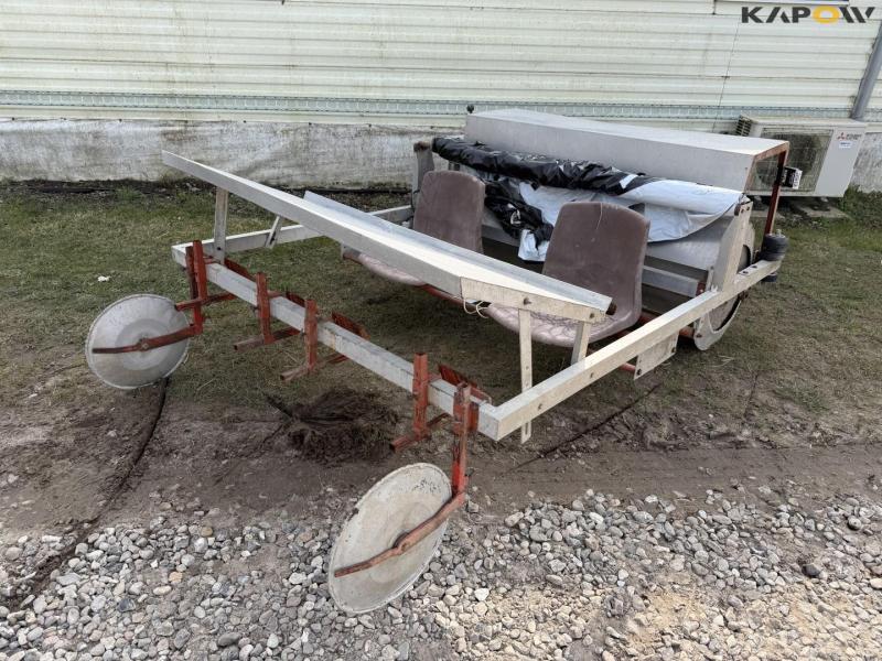 Electric self-propelled planting machine 1