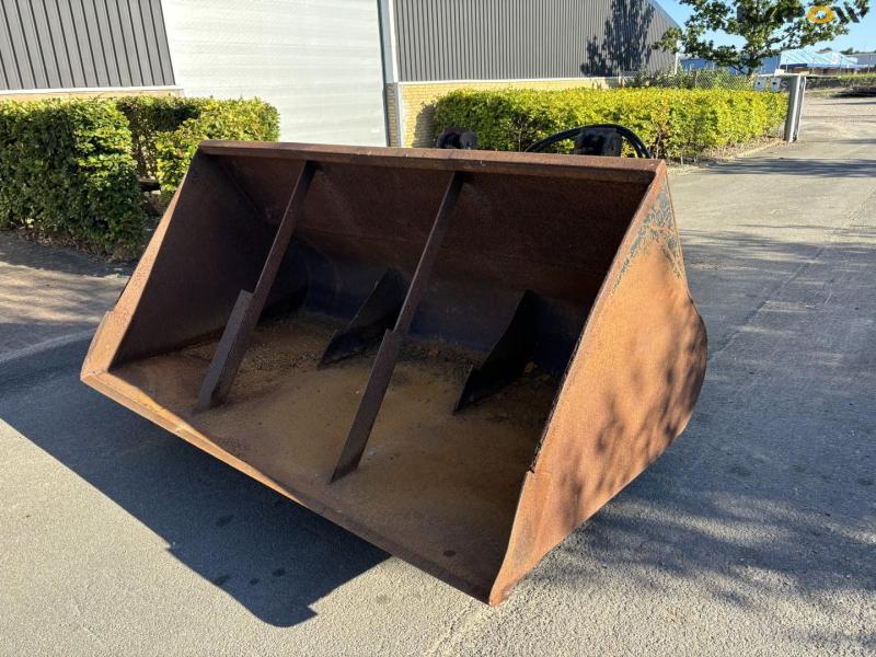 ELM HS 1220 truck bucket 1