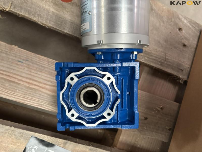 Electric motors/angle gears 7