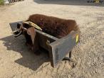 Engcon wire brush with S60 hitch 5