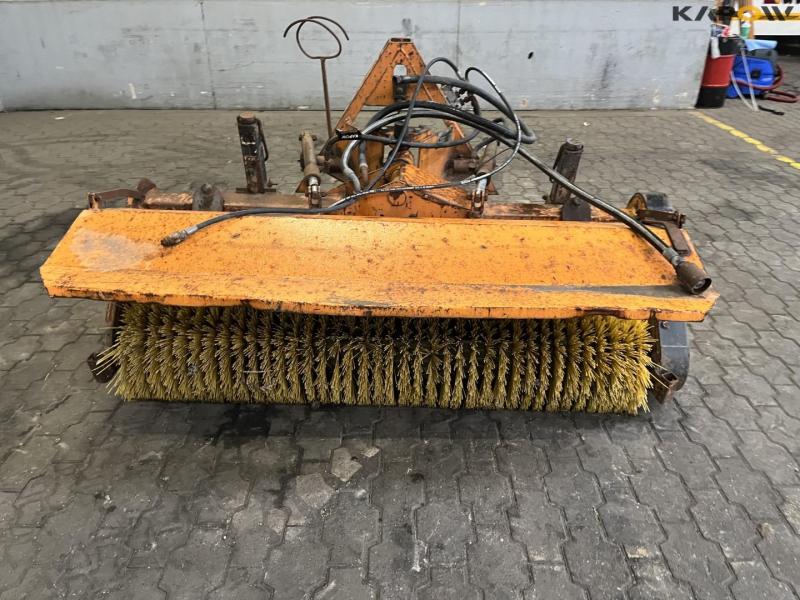 Epoke rotating broom 2