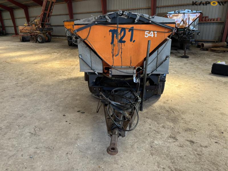 Epoke S2400 HS salt spreader 2