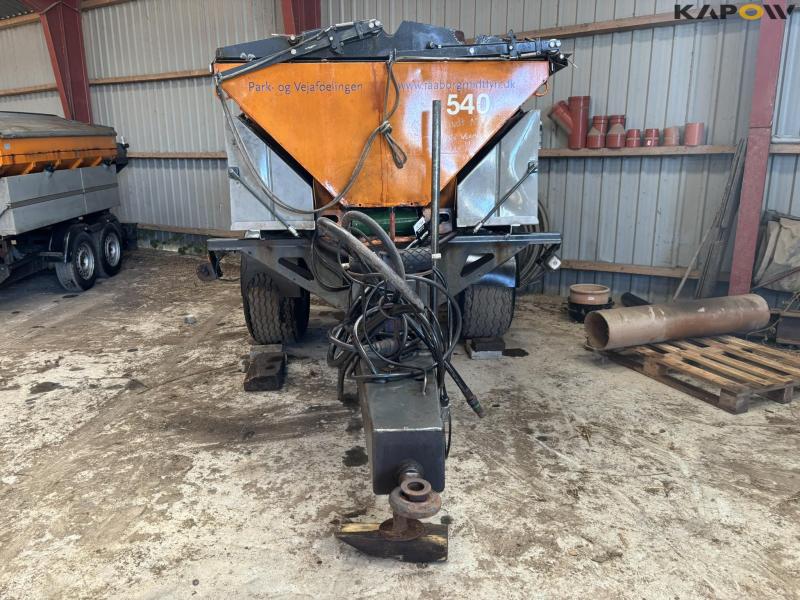 Epoke S2400 TS salt spreader 2