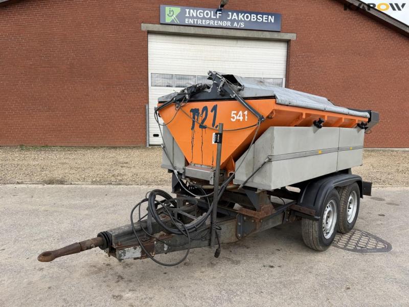 Epoke S2400HS salt spreader 1