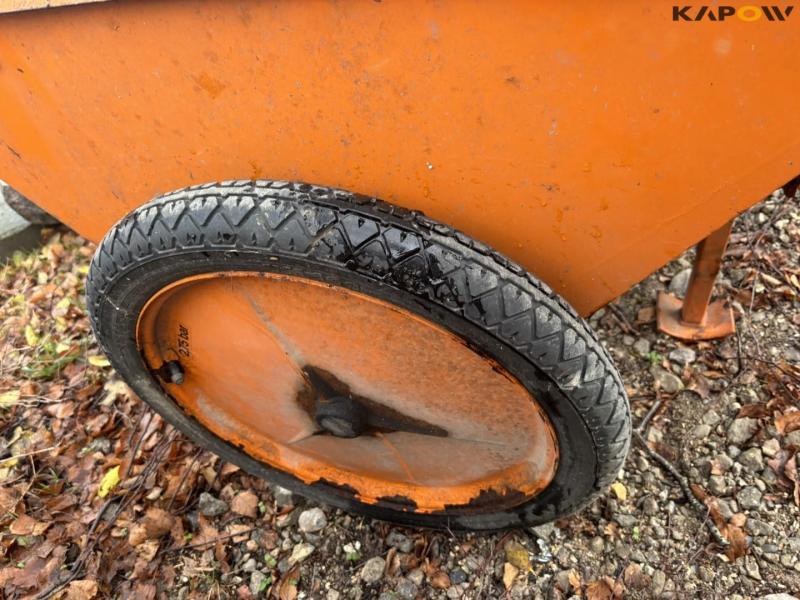 Epoch salt spreader 13