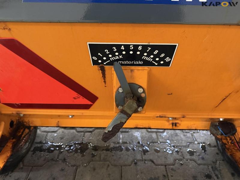 Epoke salt spreader 11