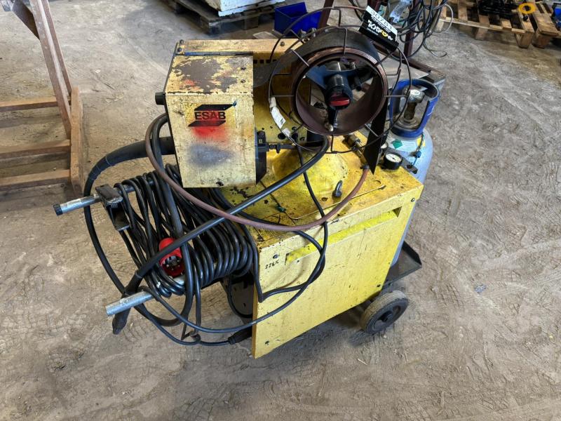 ESAB LDA 200 + A10-MEC 30 welder 1