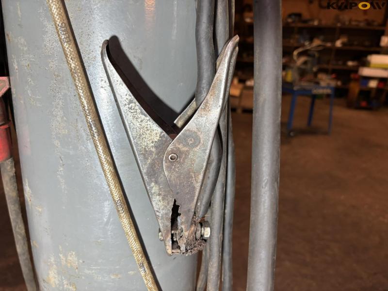 ESAB LKB 320 CO2 welder 21