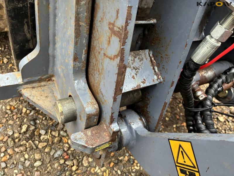 Eurotrac W11 skid steer loader 14