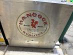 Draft beer system with kegs and carbon dioxide 23