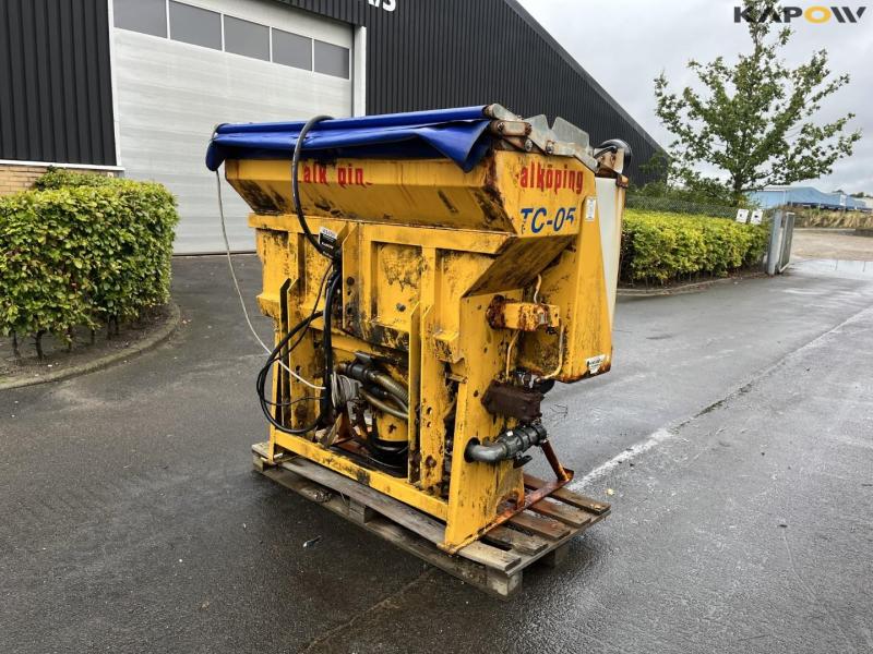 Falköping TC-05 salt spreader 1