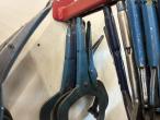 Fixed holding tools, chains and trestles 7