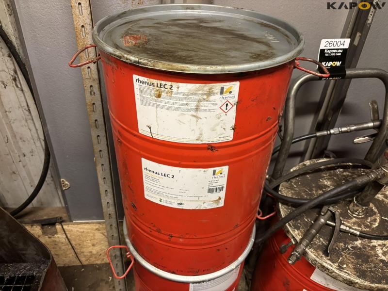 Grease with pump and cart 6