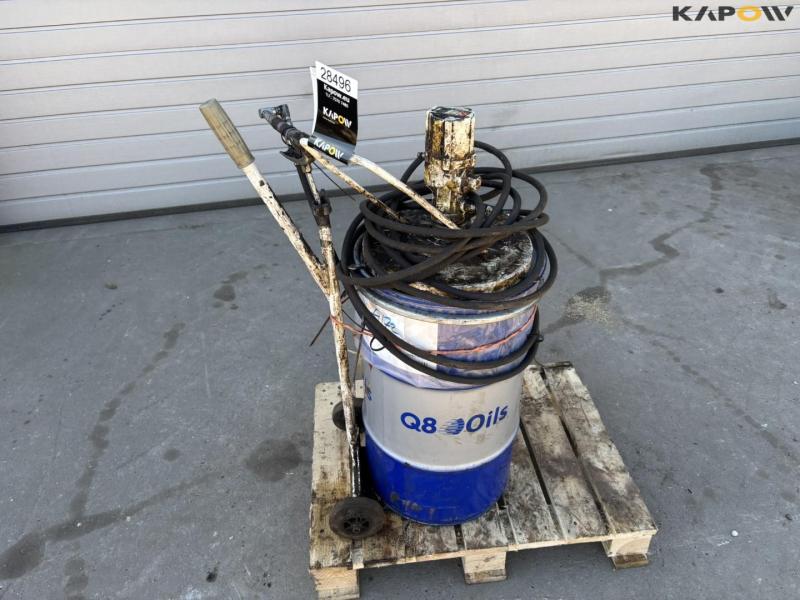 Grease with compressed air pump 2