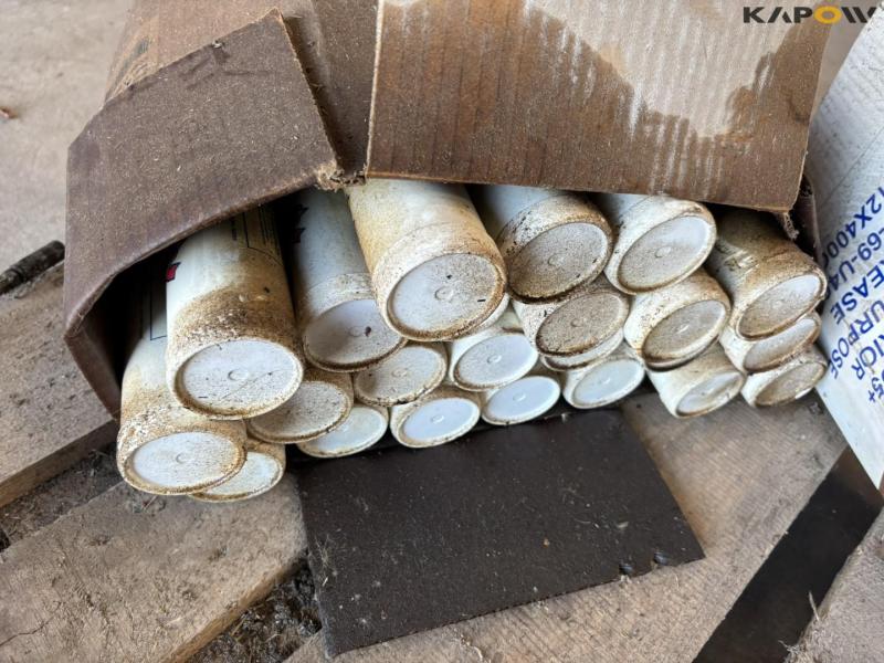 Grease and grease guns 15