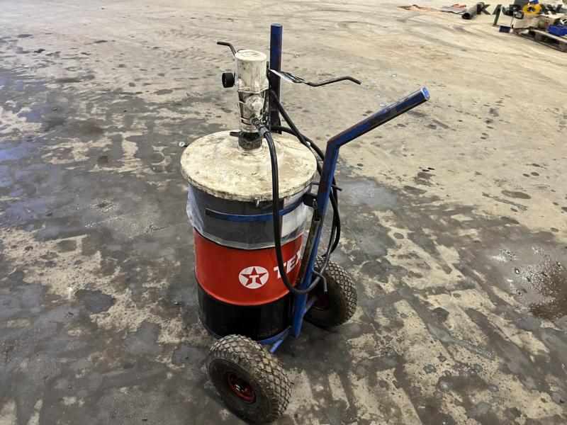 Grease pump with gun. 3