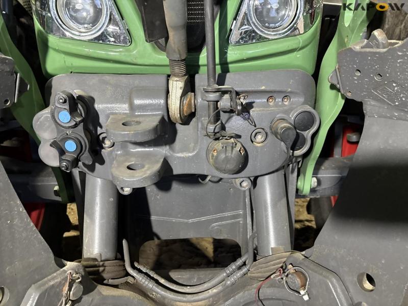 Fendt 516 Vario tractor with front loader 21