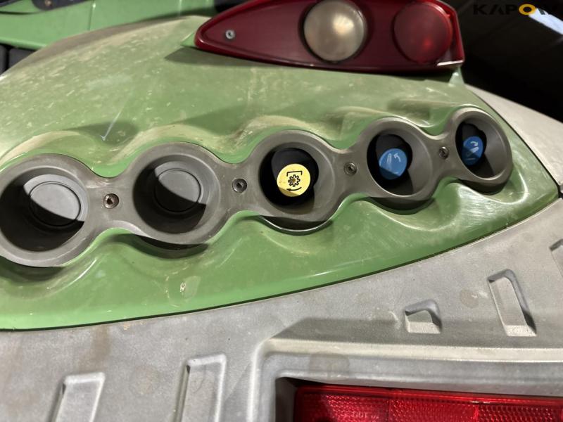 Fendt 516 Vario tractor with front loader 40