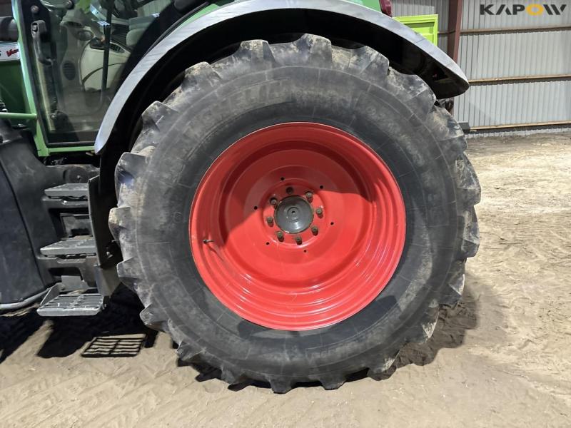 Fendt 516 Vario tractor with front loader 55