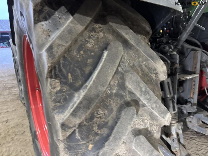 Fendt 516 Vario tractor with front loader 56