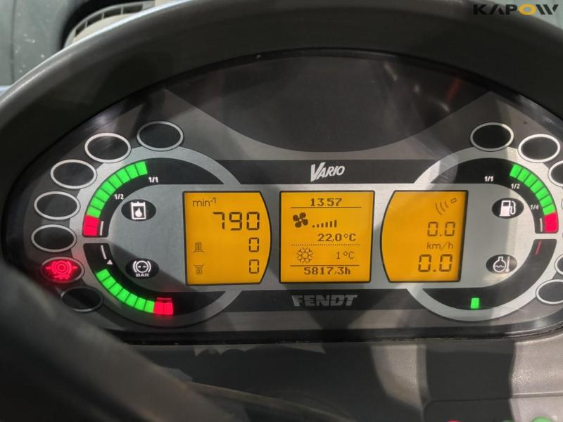 Fendt 720 Vario 4WD tractor 82