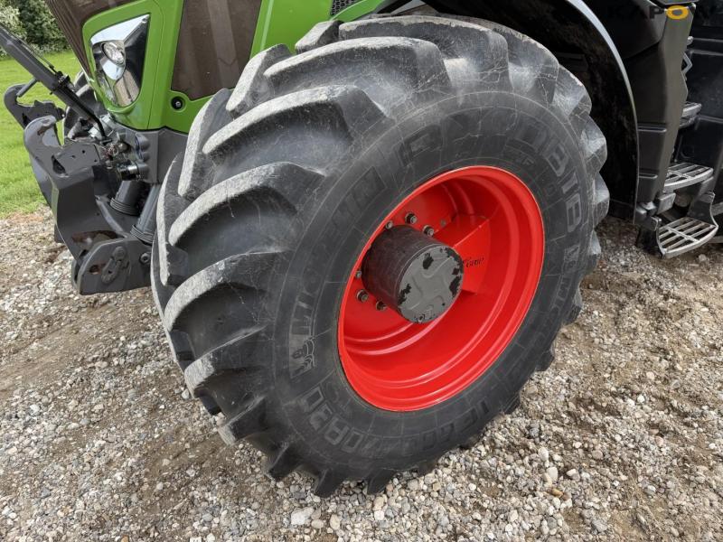 Fendt 828 vario tractor 84