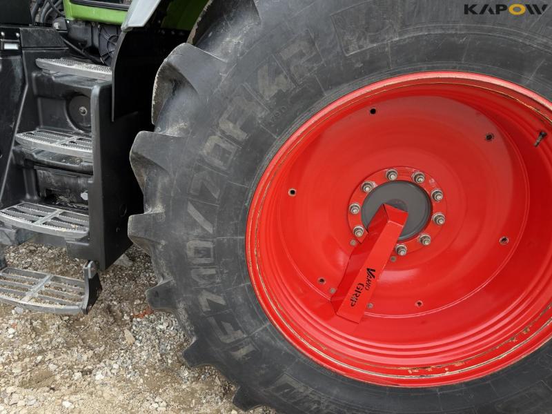 Fendt 828 vario tractor 97