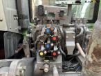 Fendt 828 vario tractor 32