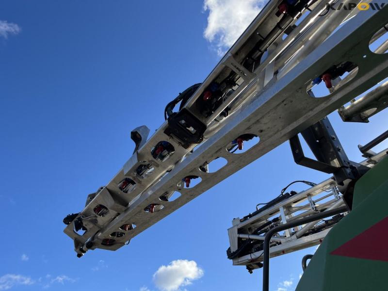 Fendt Rogator 344 trailer sprayer with 24 meter boom 37