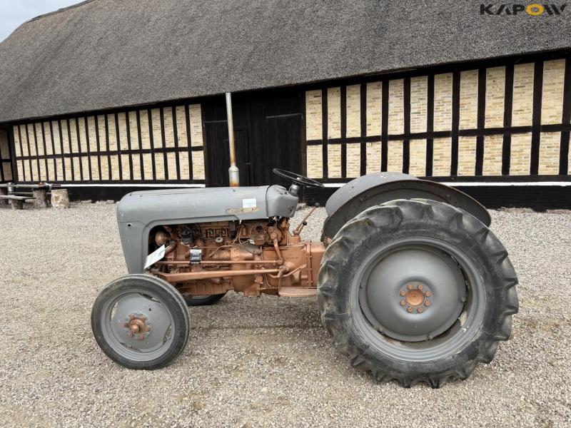 Ferguson 35 tractor 6