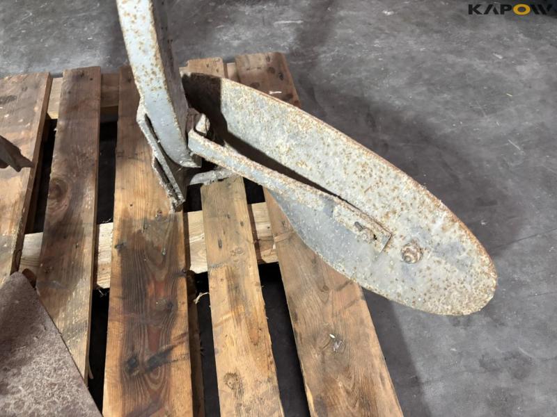 Ferguson MHF/L 2 furrow plough 12