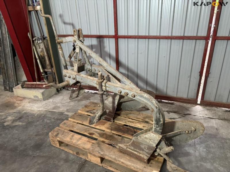 Ferguson MHF/L 2 furrow plough 15