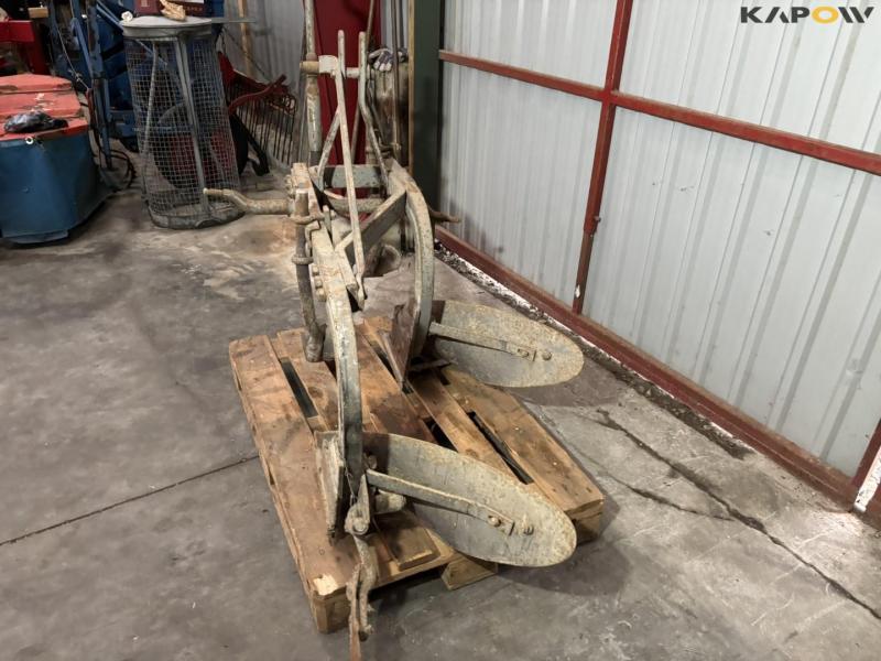 Ferguson MHF/L 2 furrow plough 16