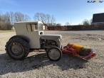 Ferguson TEA20 tractor with broom 4