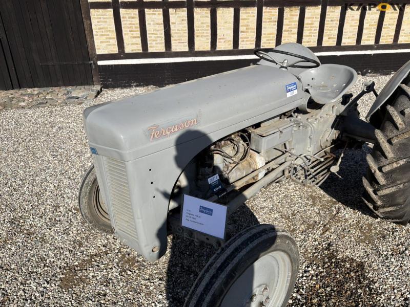 Ferguson TEA20 tractor 9