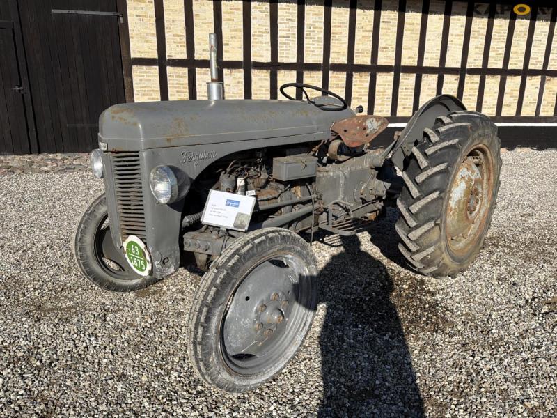 Ferguson TEA20 traktor - Kapow Online Auctions