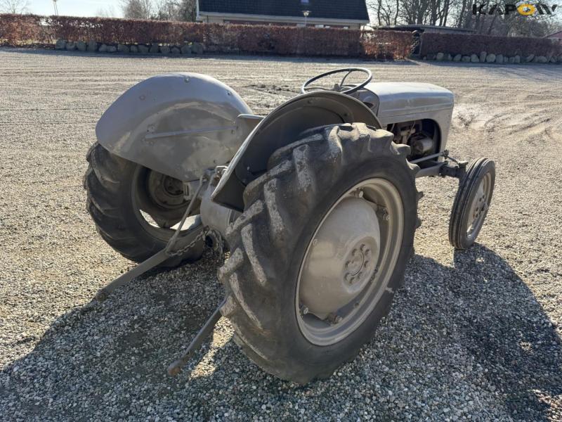 Ferguson TEA20 tractor 5