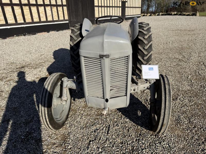 Ferguson TEA20 tractor 2