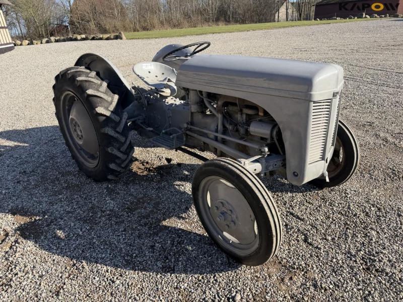 Ferguson TEA20 tractor 3