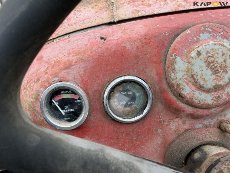 Ferguson 35 tractor 19