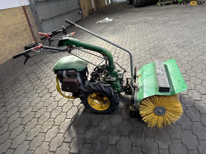 Ferrari 340 with broom 4