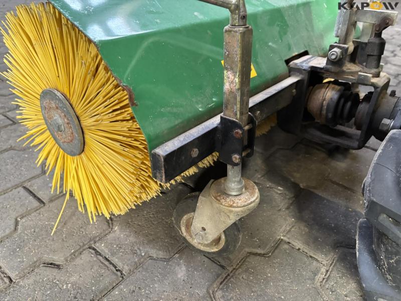 Ferrari 340 with broom 33