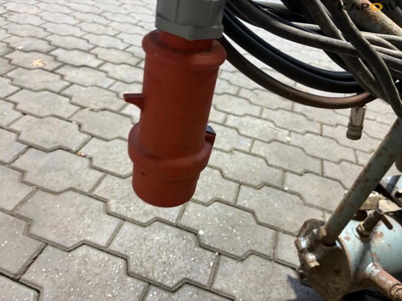 FF compressor 13