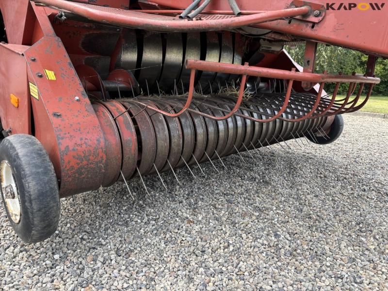 Fiatagri Hesston 4900 big square baler with bale wagon 17