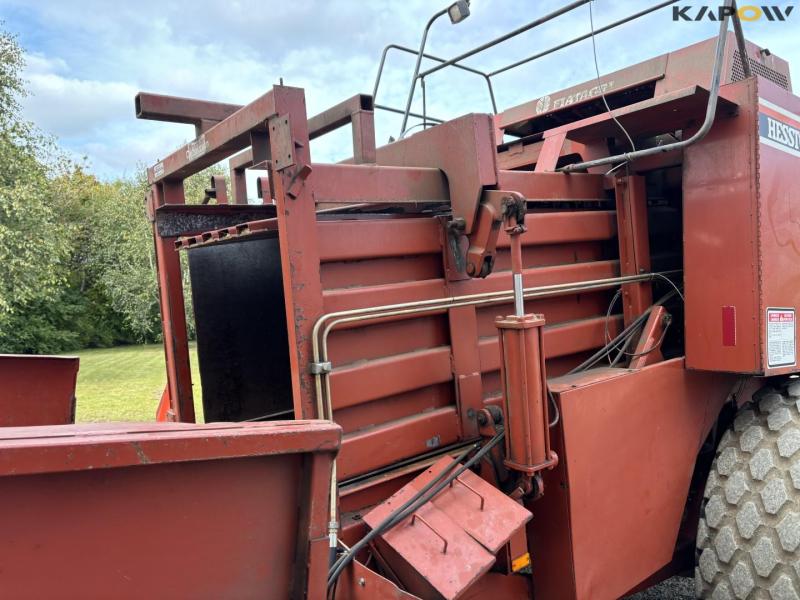 Fiatagri Hesston 4900 big square baler with bale wagon 22