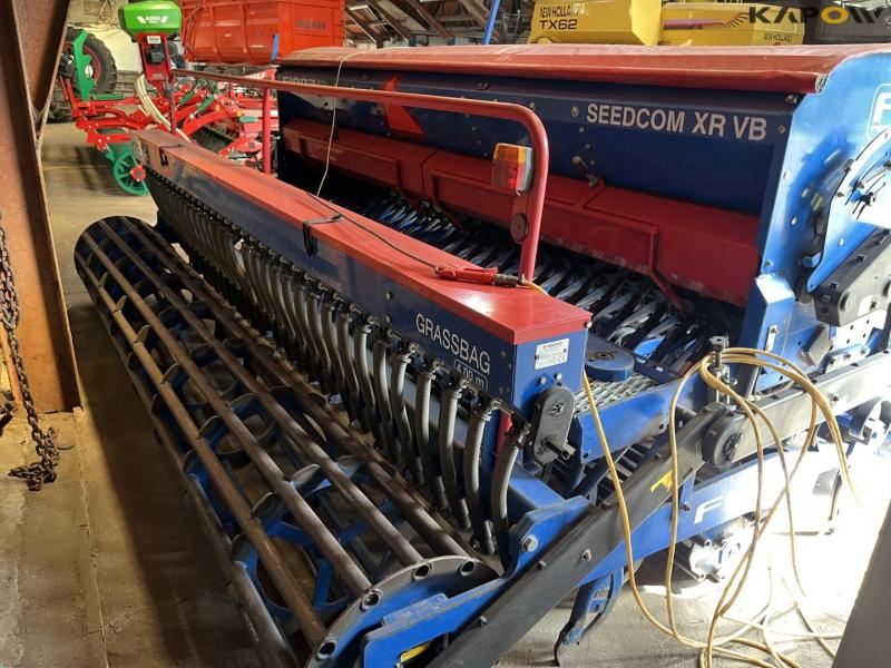 Fiona Seedcom XR VB 4 meter seed drill 6