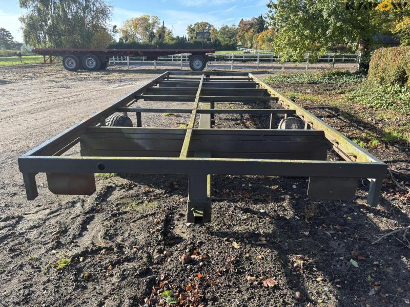 Flatbed truck 5