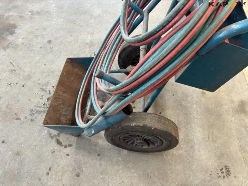 Gas cylinder cart with included hose and welding unit 7