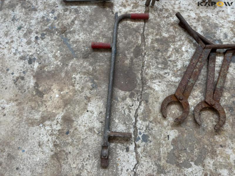 Tile/pipe pliers 12
